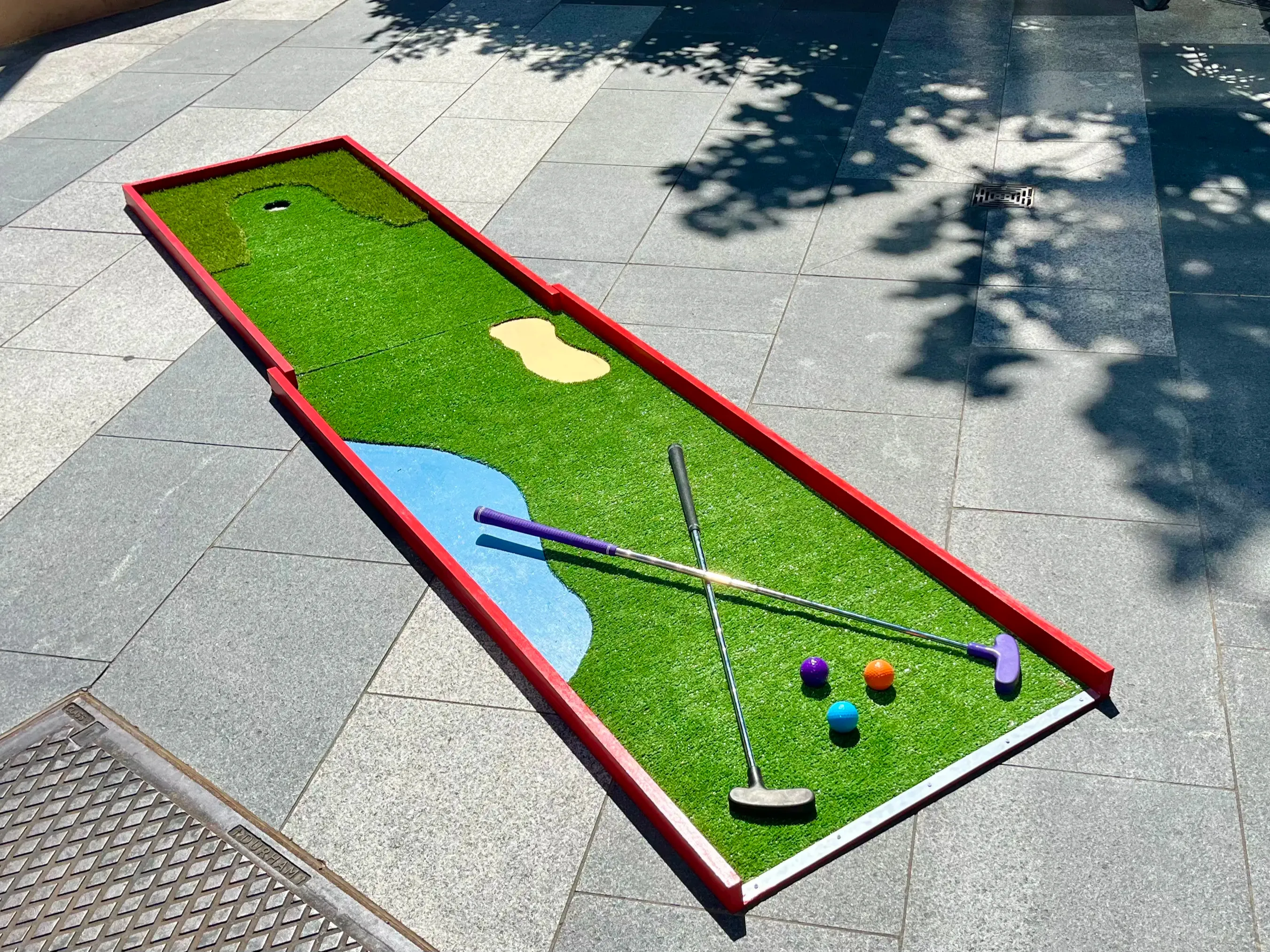 Hole-in-one promotion mini putt hire Sydney